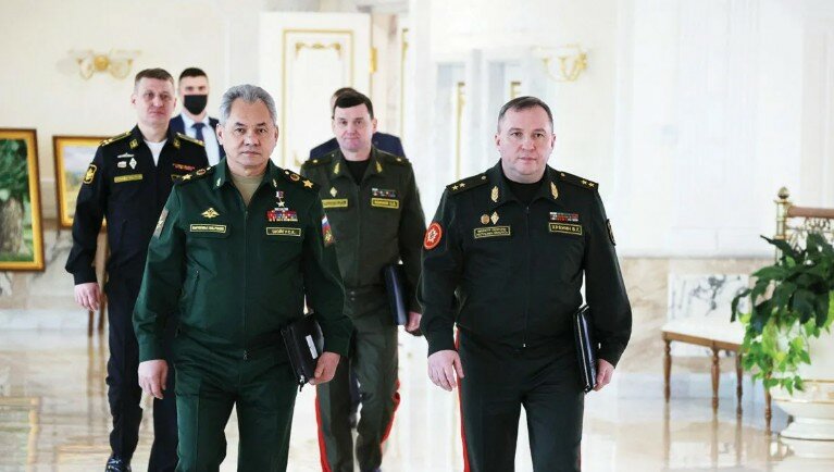 Запад занервничал. Министр обороны Китая едет в Россию и Белоруссию решать «первоочередные» задачи