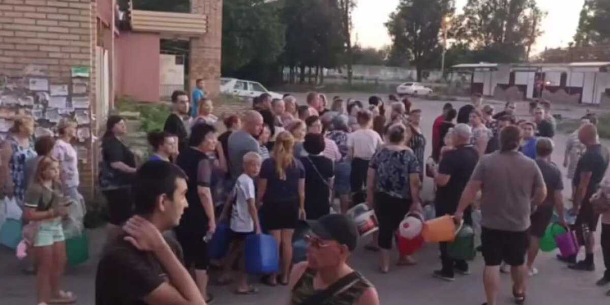 «Надо объявлять ЧС, прислать военных и спасателей – иначе не выживем»: В Донбассе народ ищет воров