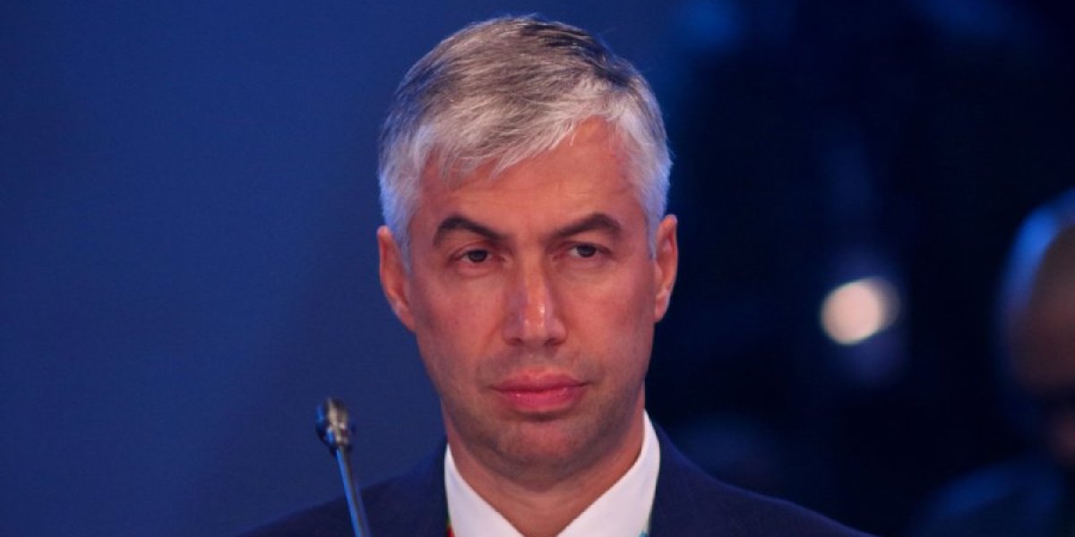 Попался на кредитах и туалетах по цене квартиры: Папочка на мэра привела на нары. Спустя три дня просится домой Попался на кредитах и туалетах по цене квартиры: Папочка на мэра привела на нары. Спустя три дня просится домой