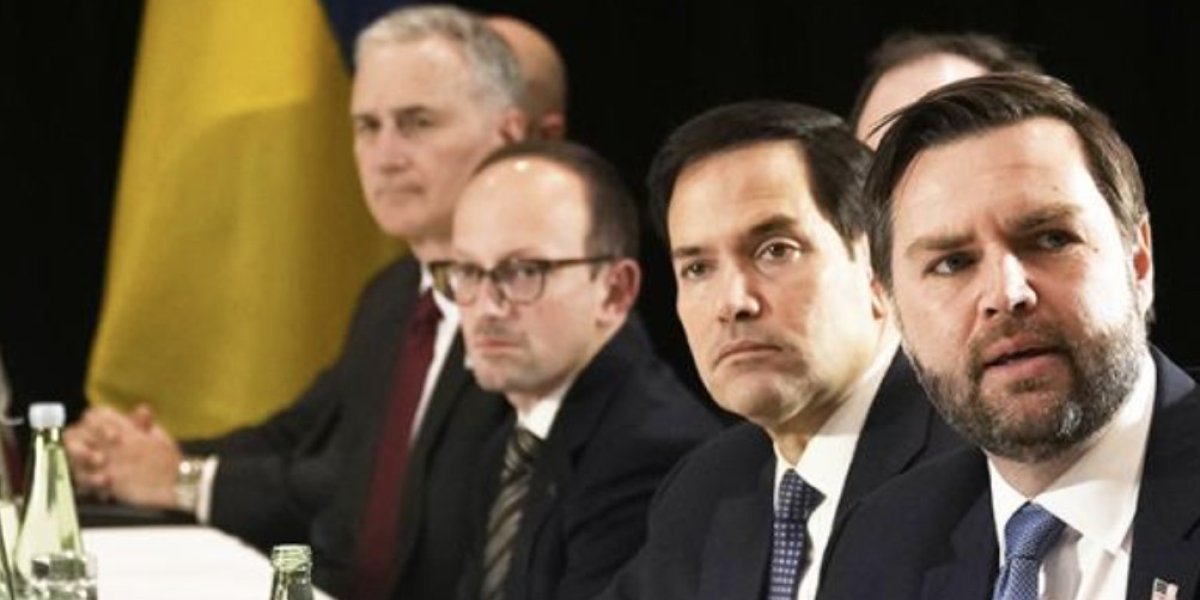 Итоги Майами — окружение Трампа раскололось из-за «дружбы с Россией» Итоги Майами — окружение Трампа раскололось из-за «дружбы с Россией»