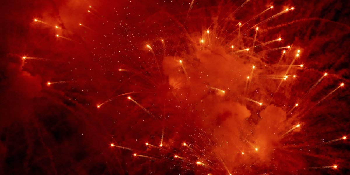 От фейерверков — к штрафам: что грозит москвичам за новогодние салюты в черте города От фейерверков — к штрафам: что грозит москвичам за новогодние салюты в черте города