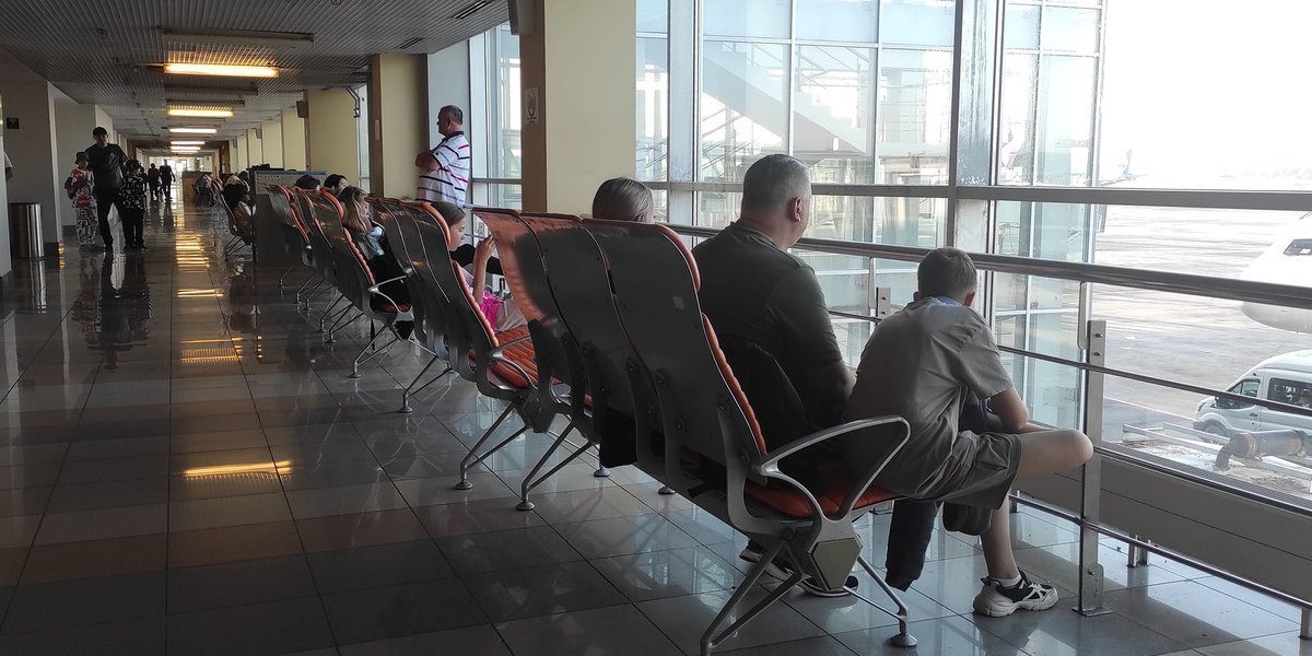 Циклон «Фрэнсис» парализовал Москву: Шереметьево закрыт, а МКАД встал в «черных» пробках Циклон «Фрэнсис» парализовал Москву: Шереметьево закрыт, а МКАД встал в «черных» пробках