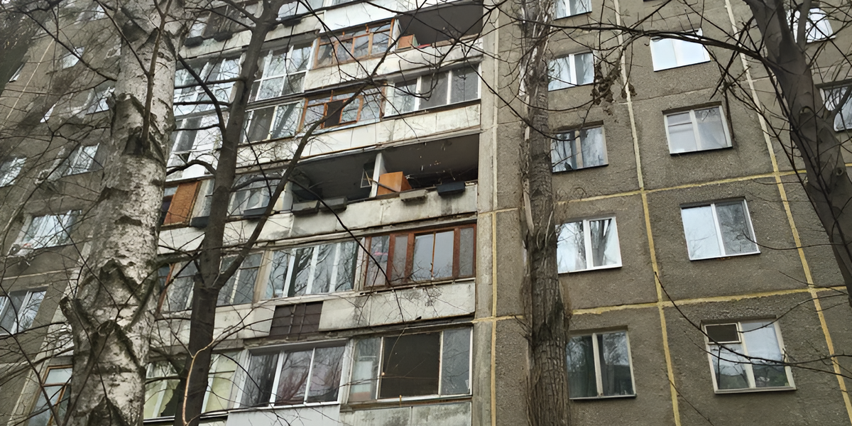 Тихие войны с фасадом: почему остекление лоджии может обернуться судом и демонтажем Тихие войны с фасадом: почему остекление лоджии может обернуться судом и демонтажем