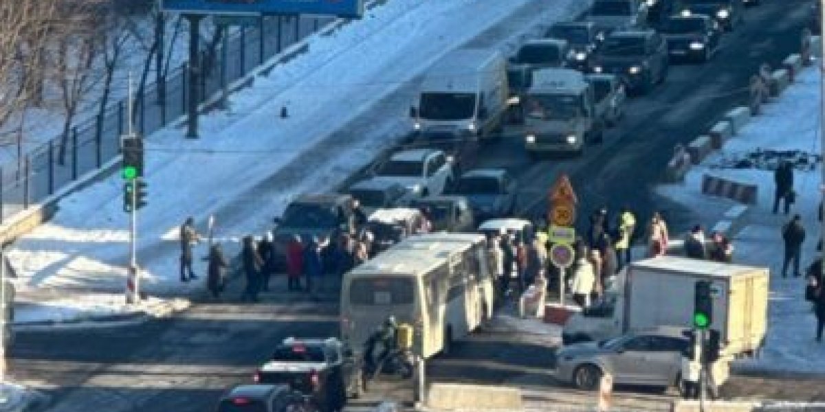 Киев захлестнули массовые акции протеста: дороги перекрыты Киев захлестнули массовые акции протеста: дороги перекрыты