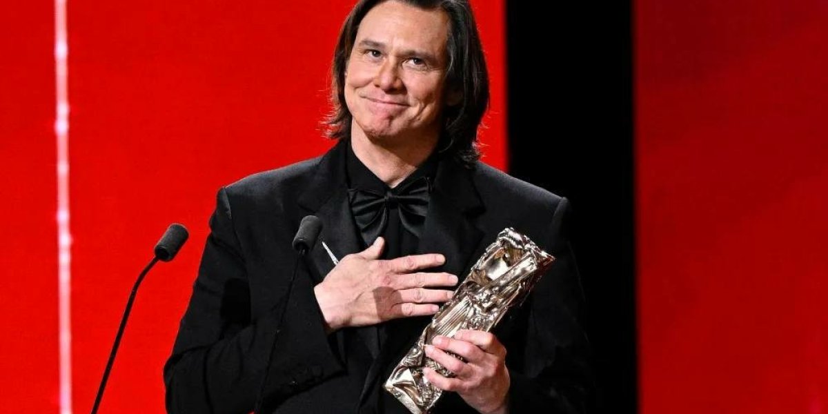 «Оригинал умер, это клон»: выступление Джима Керри в Париже всколыхнуло волну безумных теорий «Оригинал умер, это клон»: выступление Джима Керри в Париже всколыхнуло волну безумных теорий