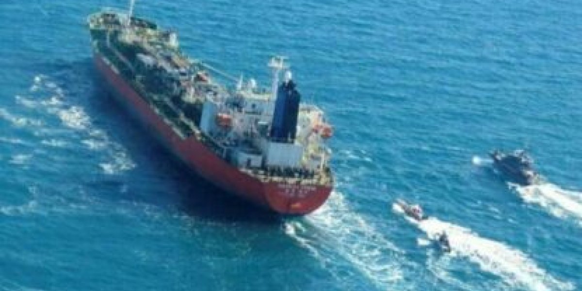 Иран перекрыл Ормузский пролив: нефтяной рынок ждет коллапс Иран перекрыл Ормузский пролив: нефтяной рынок ждет коллапс